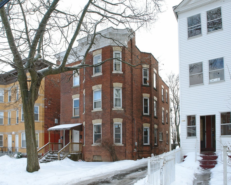 105 Shultas Pl in Hartford, CT - Foto de edificio