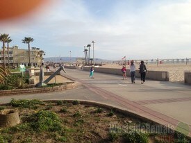 15 15th St, Unit 16 in Hermosa Beach, CA - Building Photo