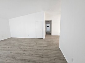 68160 C. Blanco in Desert Hot Springs, CA - Building Photo