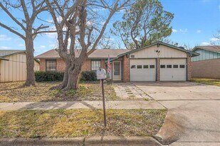 1006 E Martin Ln in Sherman, TX - Building Photo