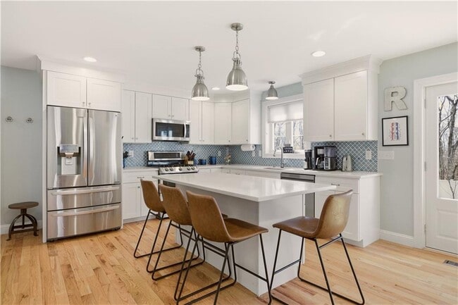 3 Rego Ave in Bristol, RI - Building Photo - Building Photo