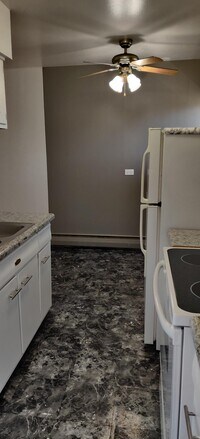 605 N Wolf Rd photo'