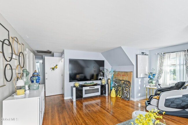 321 Hackett Blvd in Albany, NY - Building Photo - Building Photo