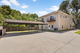 1233 N Duval St in Tallahassee, FL - Building Photo - Building Photo