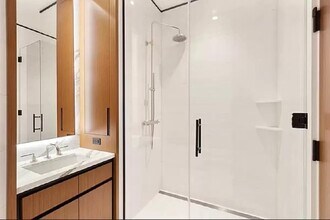 15 E 30th St in New York, NY - Building Photo - Building Photo