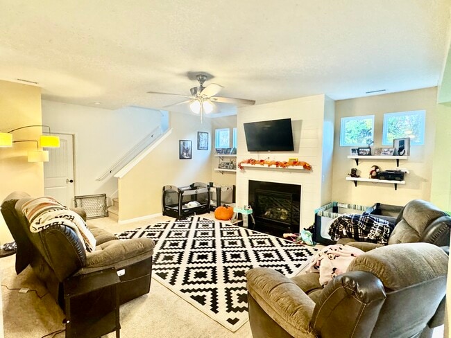 13238 N Lndg Cir W in Camby, IN - Building Photo - Building Photo