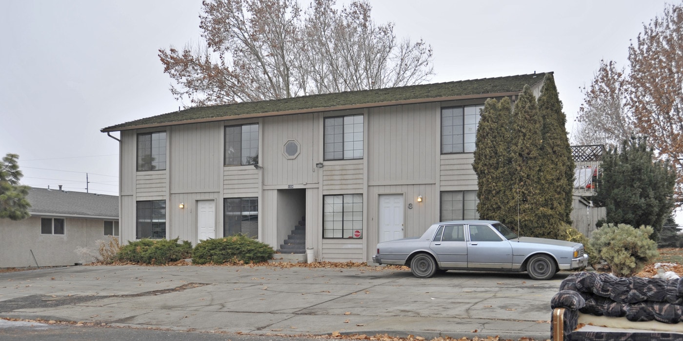 1004 S 41st Ave in Yakima, WA - Building Photo