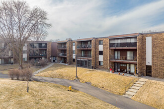 Willow Grove in Minneapolis, MN - Building Photo - Building Photo