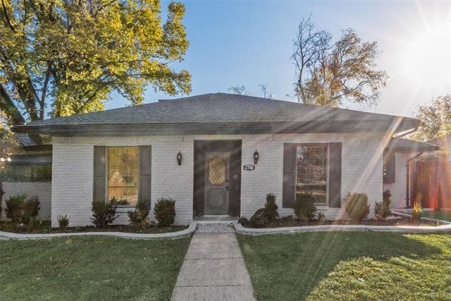 property at 2740 Teakwood Ln