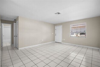 1706 Cypress Dr in Ft. Myers, FL - Building Photo - Building Photo