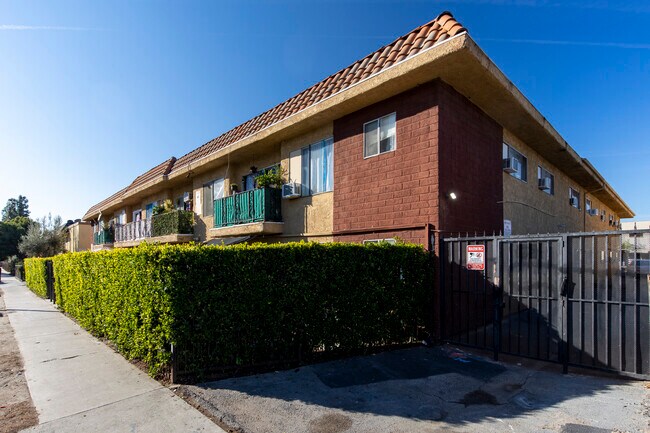 Columbus Apartments in North Hills, CA - Building Photo - Building Photo