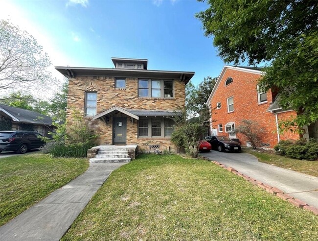 property at 1706 Hawthorne St