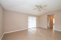 222 Melissa Ray Dr in Jacksonville, FL - Foto de edificio - Building Photo