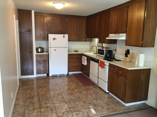 127 Franklin St, Unit B in Redwood City, CA - Foto de edificio - Building Photo