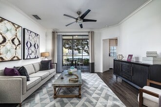 The Rexford at Waterford Lakes in Orlando, FL - Foto de edificio - Building Photo