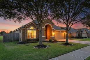 6011 Watford Bend in Rosenberg, TX - Building Photo