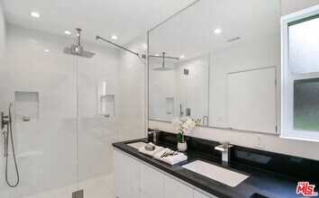 6046 Fallbrook Ave in Los Angeles, CA - Building Photo - Building Photo