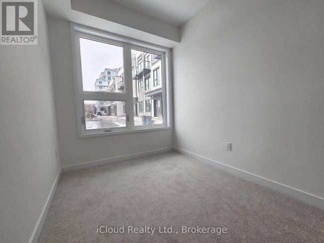 496 Plains Rd E in Burlington, ON - Building Photo - Building Photo