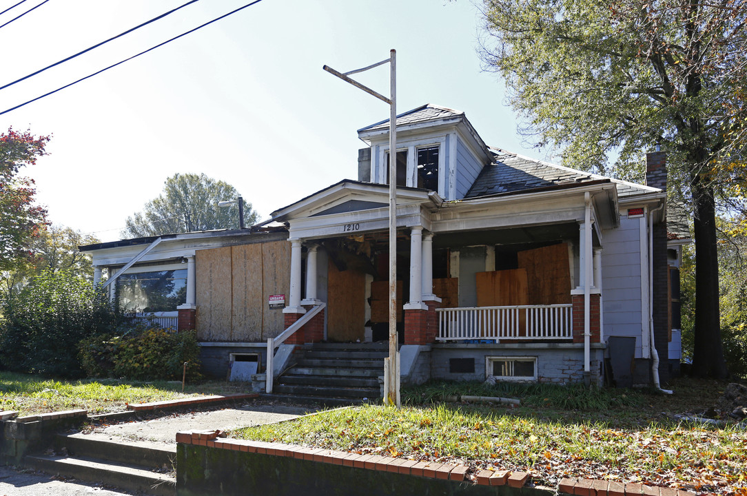 1210 E 36th St in Charlotte, NC - Building Photo