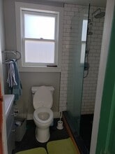 9330 N Charleston Ave, Unit Attic Room in Portland, OR - Building Photo - Building Photo