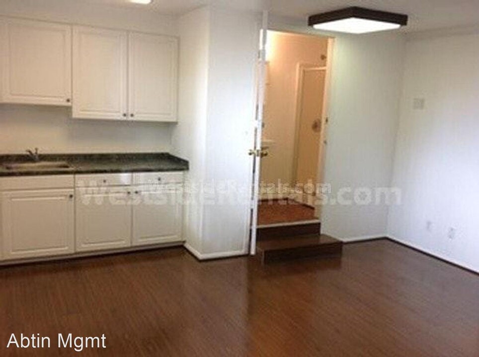 1481 S Shenandoah St in Los Angeles, CA - Building Photo