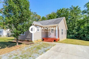 3755 Cheshire Woods Dr in Winston-Salem, NC - Building Photo