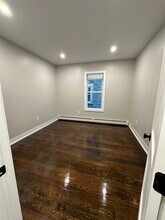 5 Carson St, Unit 2 in Boston, MA - Foto de edificio - Building Photo