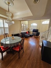 199 N Lincoln Ave in Monterey Park, CA - Foto de edificio - Building Photo