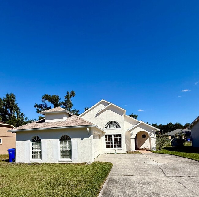 5519 Starling Loop in Lakeland, FL - Building Photo - Building Photo