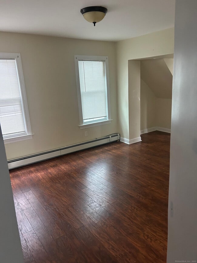 1041 Hancock Ave in Bridgeport, CT - Building Photo - Building Photo