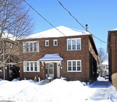 19-21 Preston Pl in Toronto, ON - Building Photo