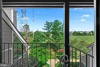 6000 Mersey Oaks Way in Alexandria, VA - Building Photo - Building Photo