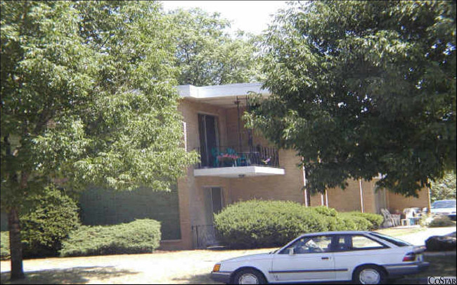 Evergreen Apartments in Evergreen Park, IL - Building Photo - Building Photo