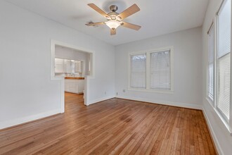 August Move In! Fantastic 3 Bed, 2 Bath in Bryan in Bryan, TX - Building Photo - Building Photo
