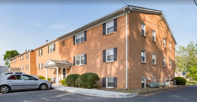 Summercrest Apartments