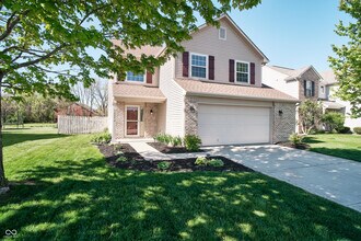10856 Trailwood Dr in Fishers, IN - Building Photo - Building Photo