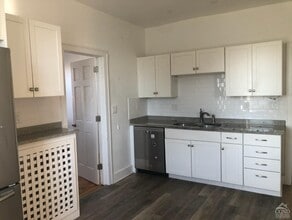 318 Warren St in Hudson, NY - Building Photo - Building Photo