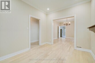 361 Brock Ave in Toronto, ON - Building Photo - Building Photo