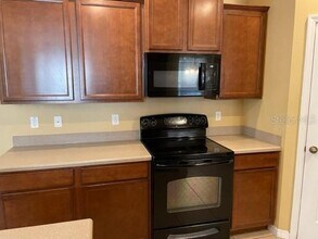 5518 Kinglethill Dr in Fish Hawk, FL - Building Photo - Building Photo