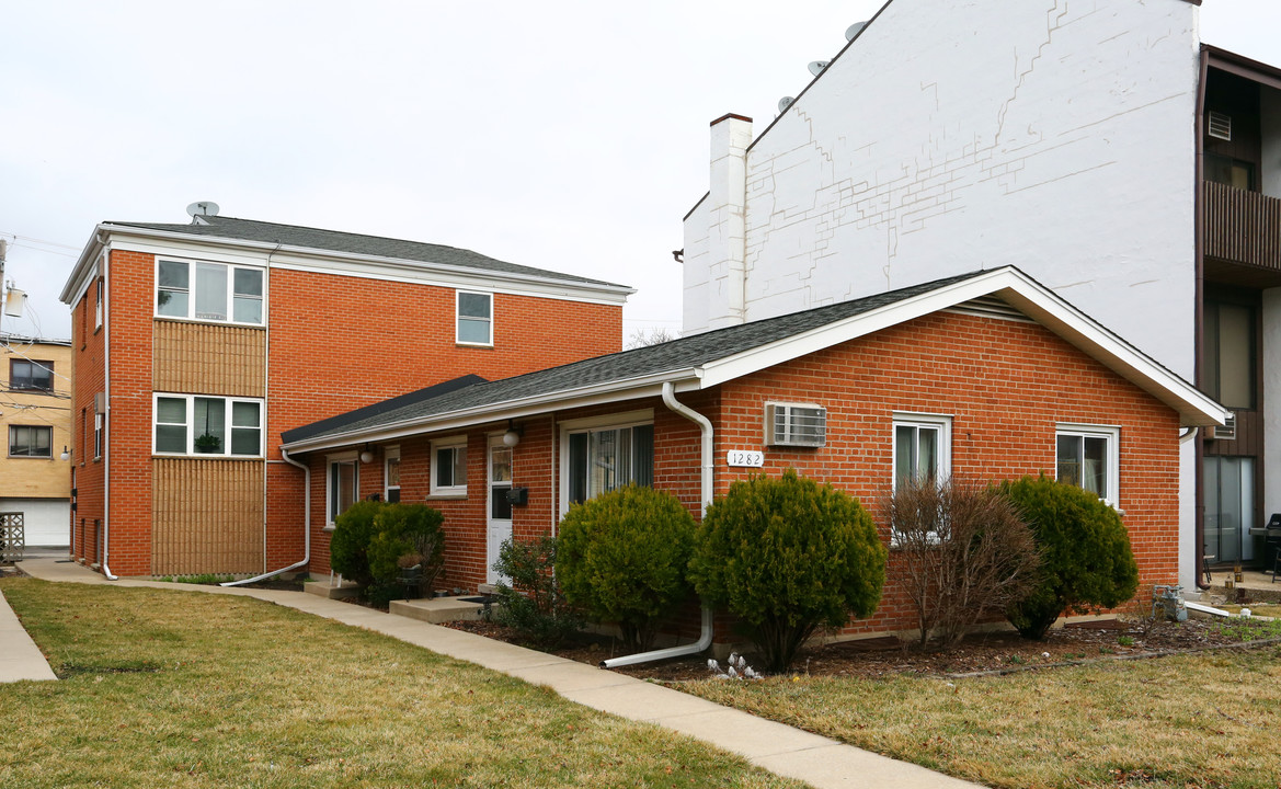 1282 Washington St in Des Plaines, IL - Building Photo