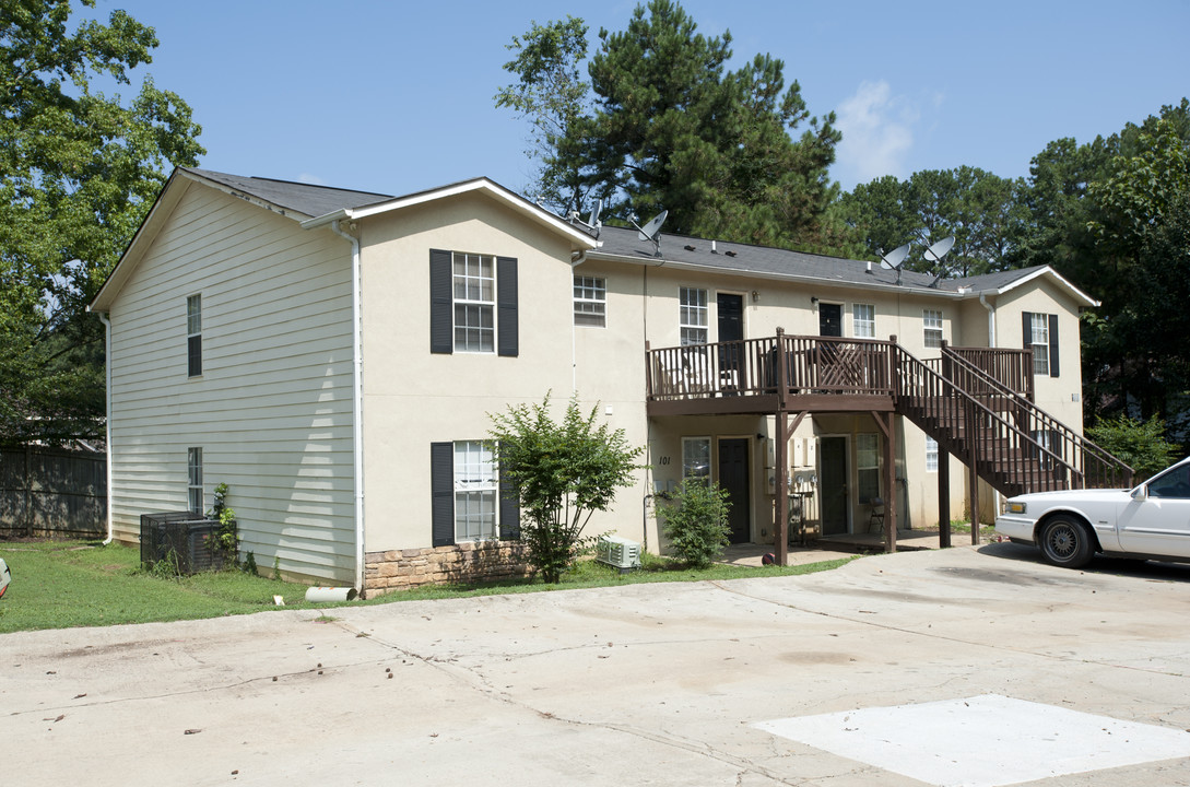 8373 Thomas Rd in Jonesboro, GA - Building Photo