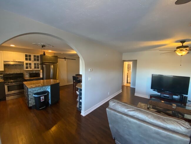 3737 Park St N, Unit 2 Bed