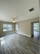 820 SE 12th St, Unit 1 in Fort Lauderdale, FL - Building Photo