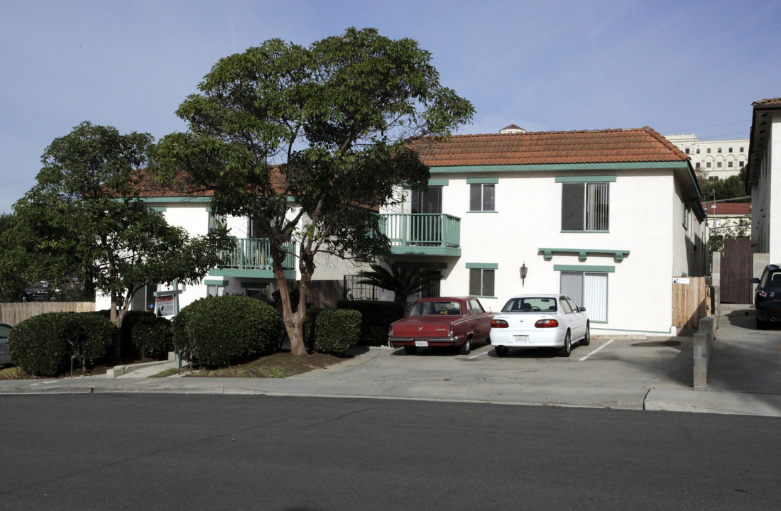 5562-5572 Lauretta St in San Diego, CA - Building Photo