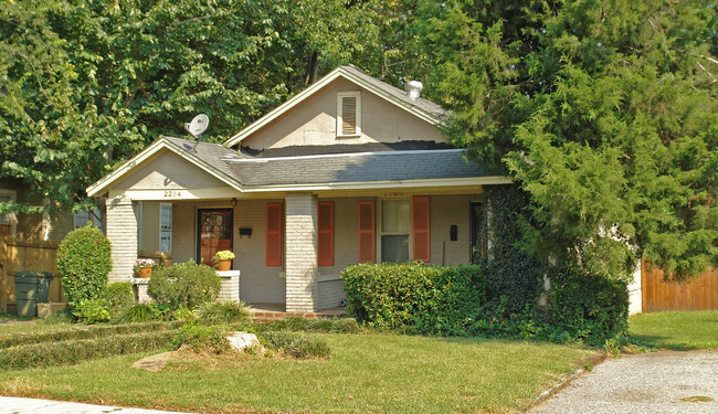 2264 Monroe Ave in Memphis, TN - Building Photo - Building Photo