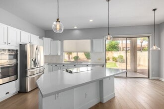 5234 E Danbury Rd in Scottsdale, AZ - Building Photo - Building Photo