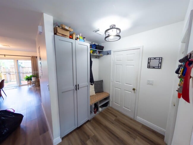15369 SW 36th Terrace in Miami, FL - Building Photo - Building Photo