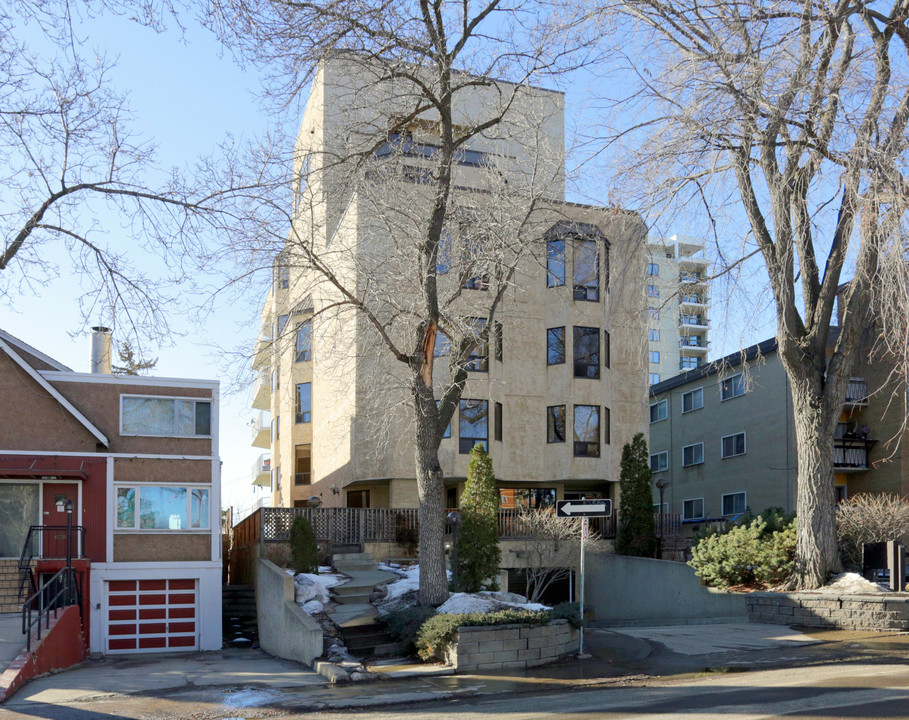 Grandin House in Edmonton, AB - Building Photo