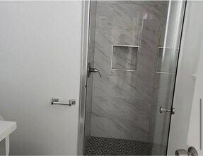 119 S Westmoreland Ave, Unit 119 in Los Angeles, CA - Foto de edificio - Building Photo