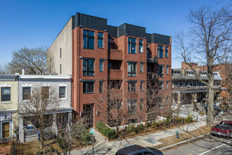 Axis Condos in Washington, DC - Foto de edificio - Primary Photo